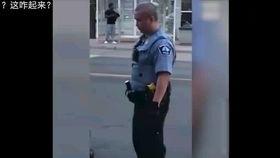 美国警察打人视频,美国警察暴力执法现场视频引发社会热议